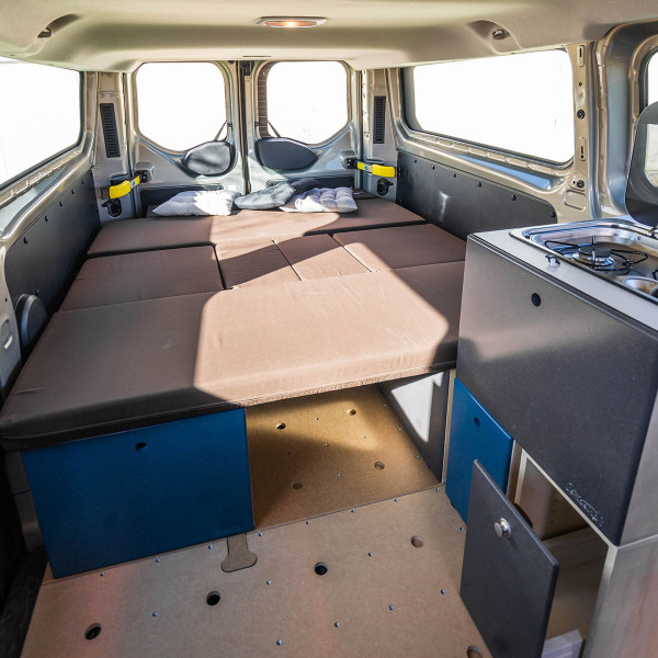 interior furgoneta camperizada Ford Transit Custom 2  Kombi