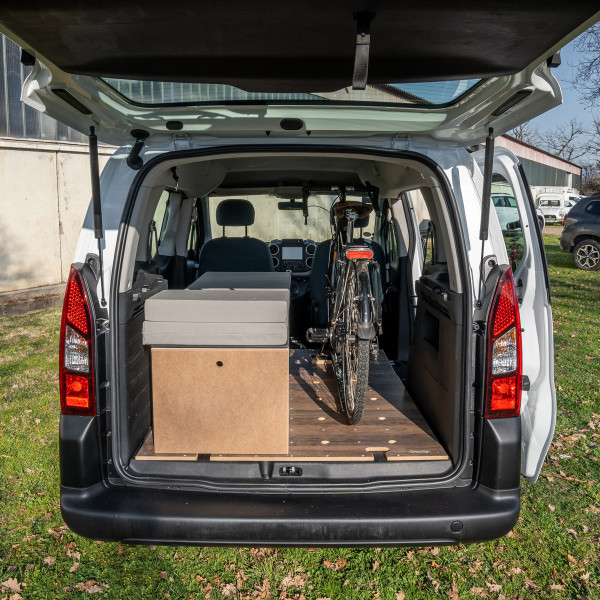 veh&iacute;culo utilitario peque&ntilde;o camperizado Opel Combo D Furgoneta