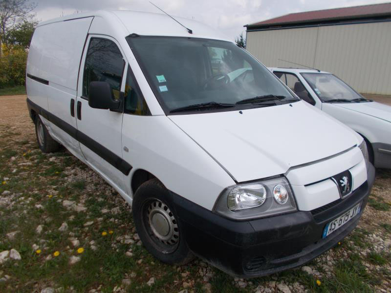 Peugeot Expert 1 fase 2 con un logo diferente