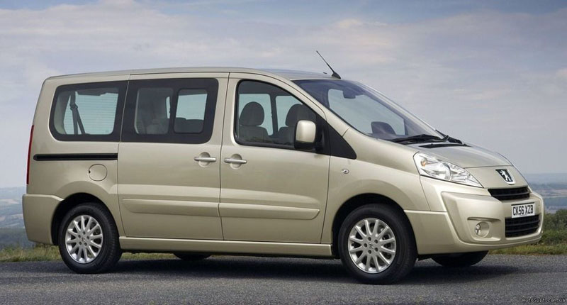 Peugeot Expert 2 fase 2 con asientos en la parte trasera